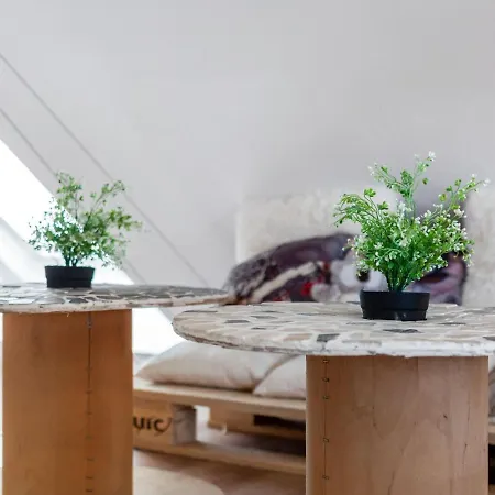 Apartment Snug In With Garden *