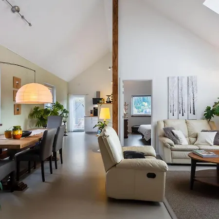 Snug In With Garden Apartment