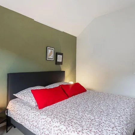 Apartment Snug In With Garden *