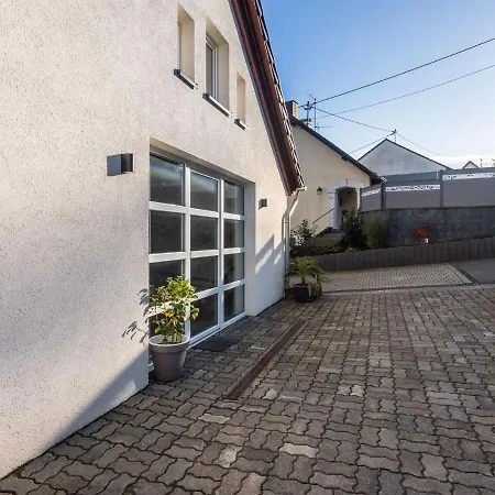 Apartment Snug In With Garden *